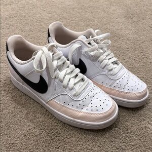 Nike White and Black Sneakers Iconic Design